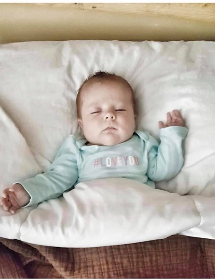 Les effets secondaires inquitants des vaccins amnent une mre prouve  dnoncer la vaccination comme quelque chose de dangereux 